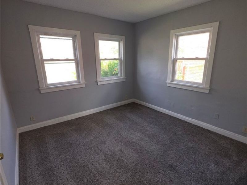 16906 Palda Drive, Cleveland, OH 44128 Photo 8