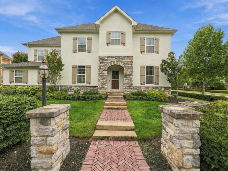 7123 Glacier Ridge Boulevard, Dublin, OH 43017 Photo 1