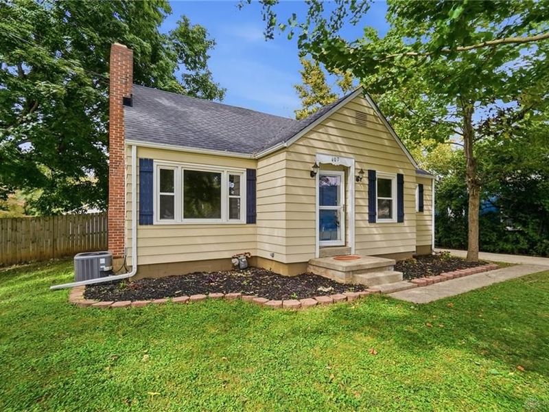 407 W Lomar Avenue, Carlisle, OH 45005 Photo 2