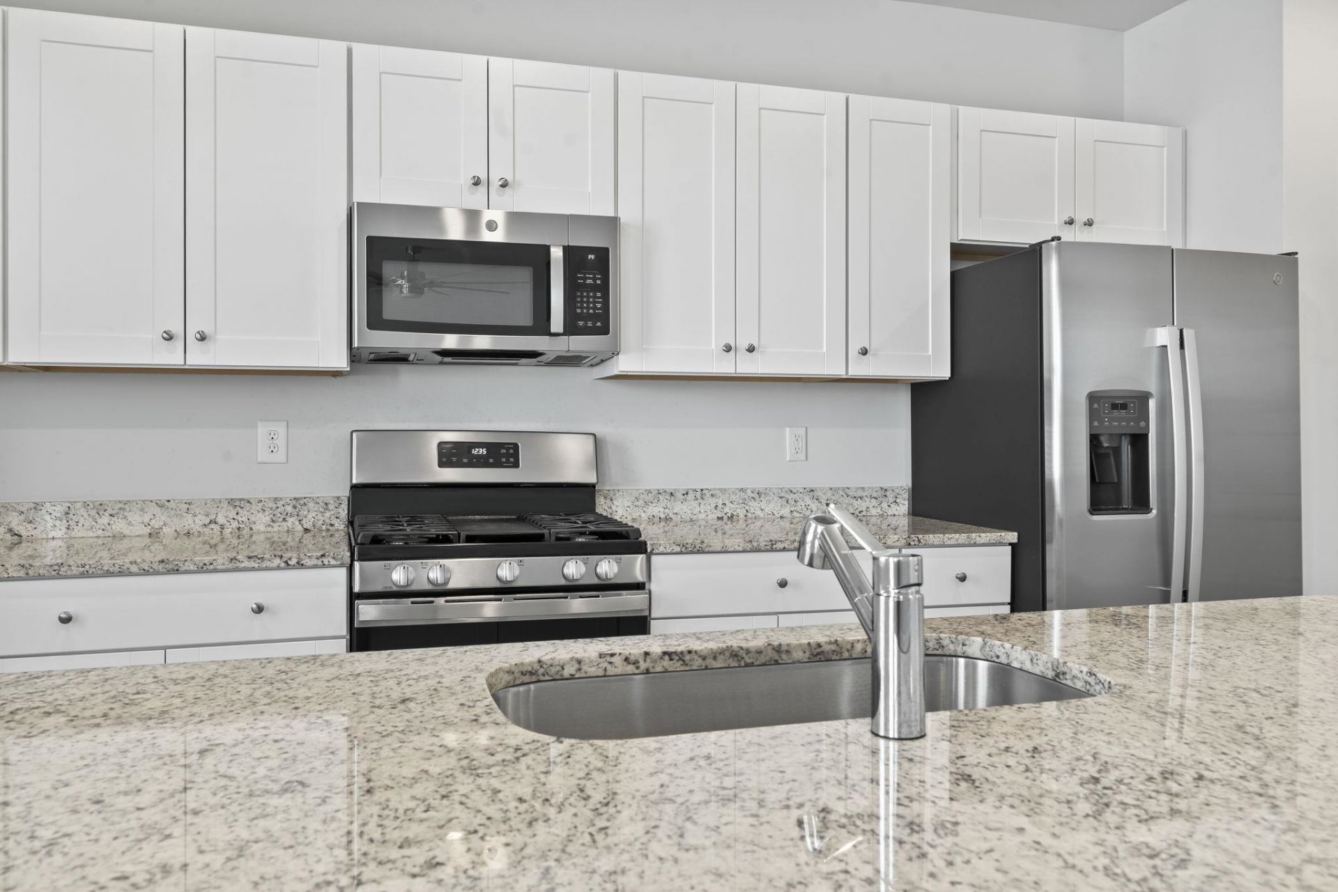 78 S Reindeer Rd. Photo 11