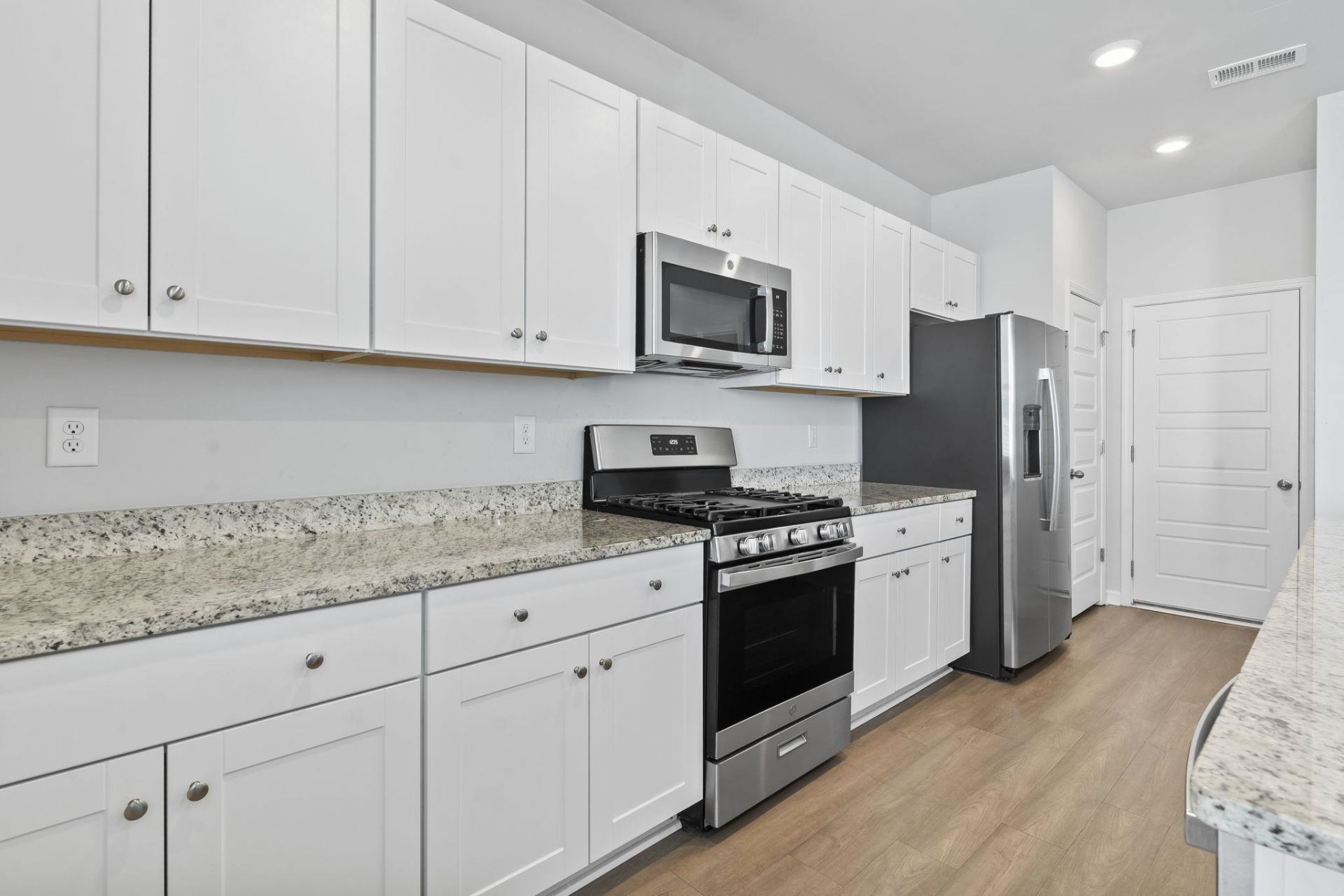 78 S Reindeer Rd. Photo 12