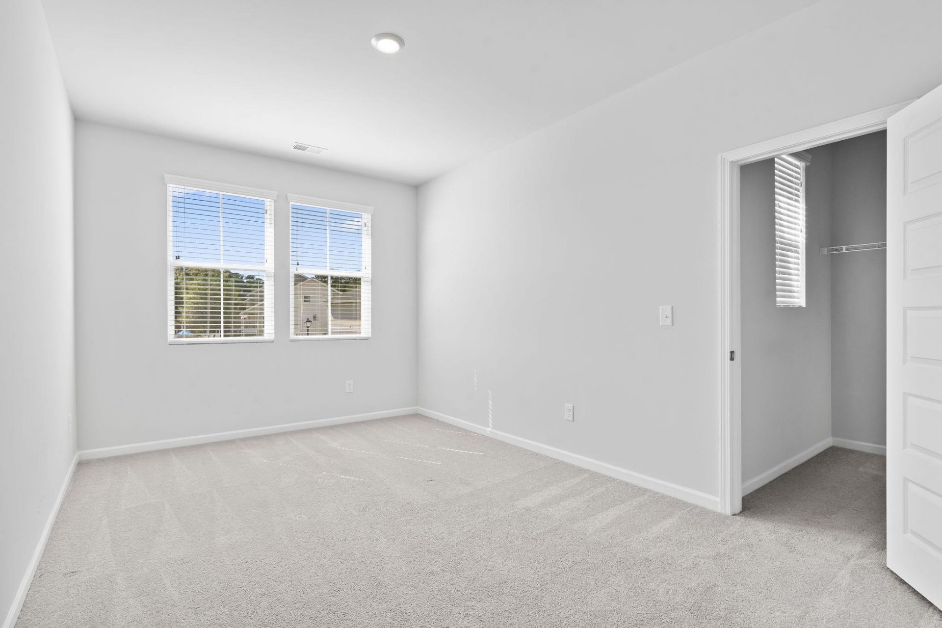 78 S Reindeer Rd. Photo 23