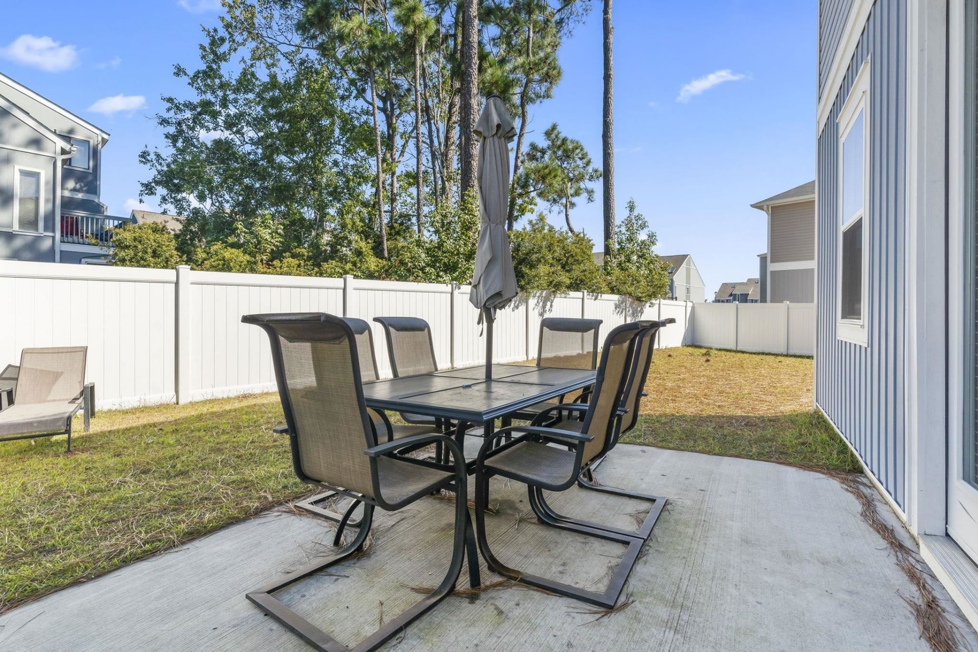 78 S Reindeer Rd. Photo 32
