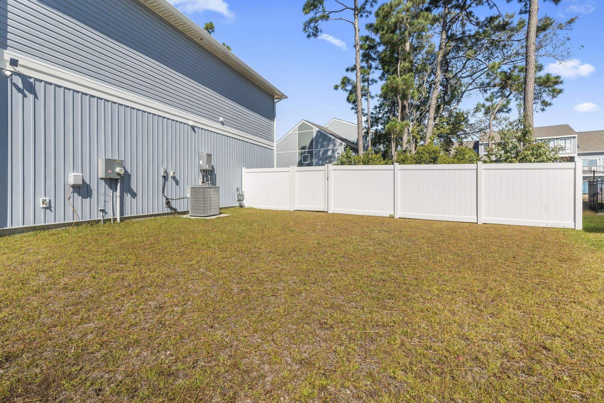78 S Reindeer Rd. Photo 34