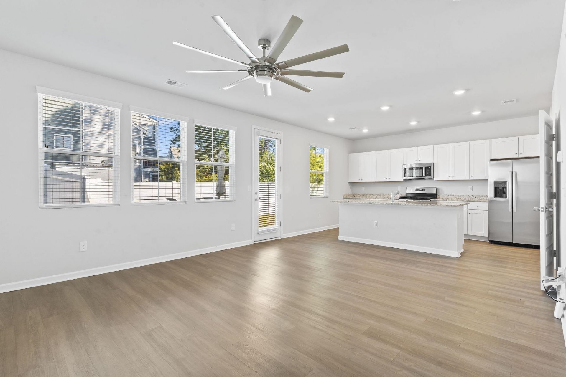 78 S Reindeer Rd. Photo 8