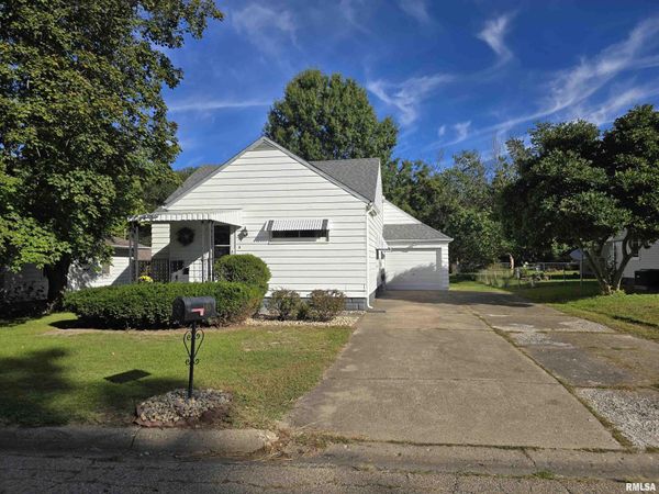181 VAN DYKE Drive, Canton, IL 61520