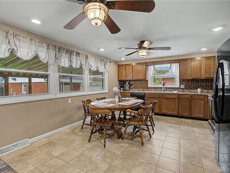 4143 Middle Urbana Road, Springfield, OH 45503 Photo 9