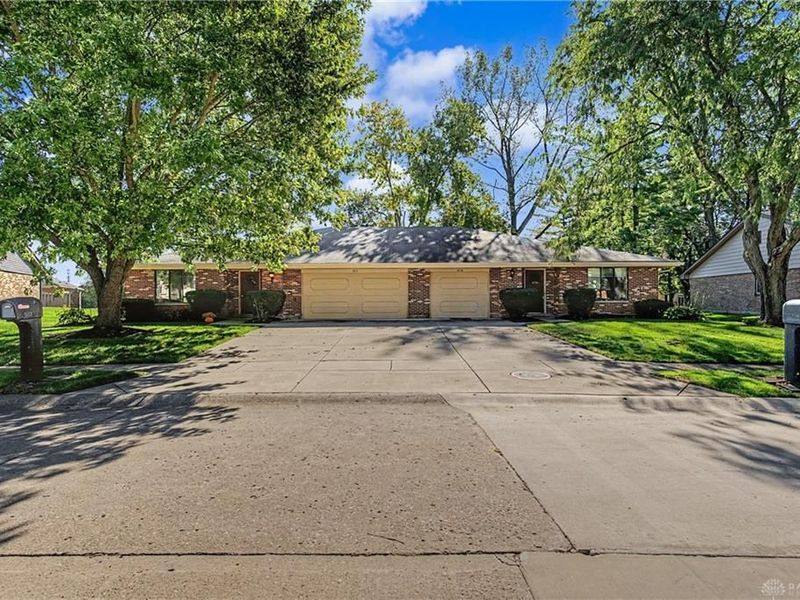 1310-1312 Quailbend Circle, Kettering, OH 45429 Photo 2