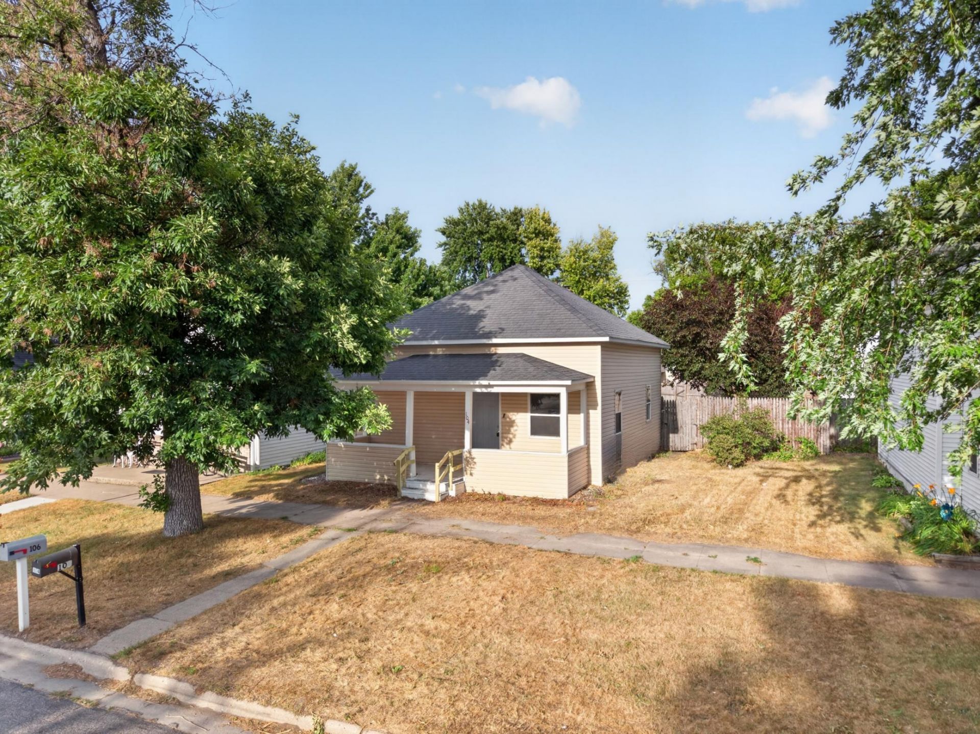 104 2nd Street Ne, Barnesville, MN 56514 Main Photo