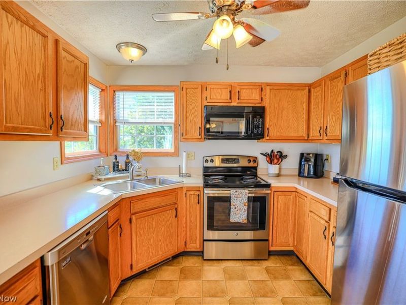 9142 Lisbon Street E, East Canton, OH 44730 Photo 14