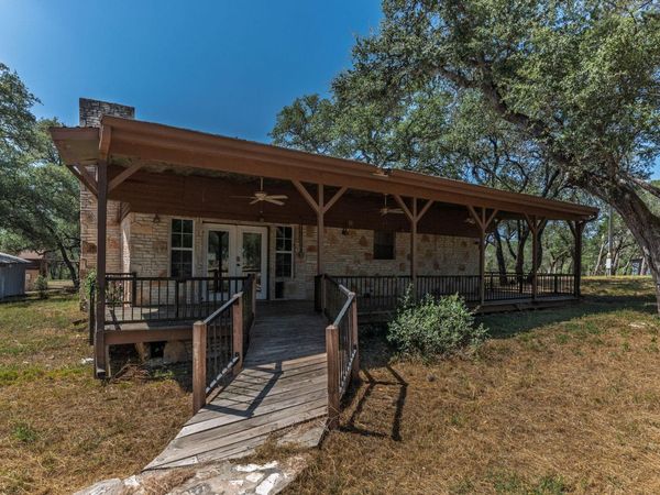 122 Winding Creek RD , Spicewood, TX 78669