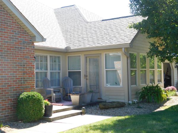 537 Edgehill Circle , Logan, OH 43138