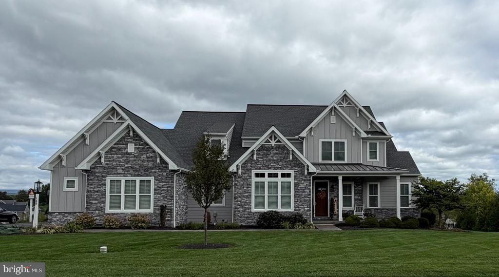 149 WILLOW CREEK LANE , HUMMELSTOWN, PA 17036