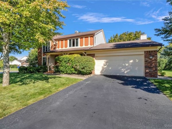 4 Meadowdale Lane , Buffalo, NY 14224