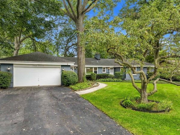 311 N Mac Arthur Boulevard , Mount Prospect, IL 60056