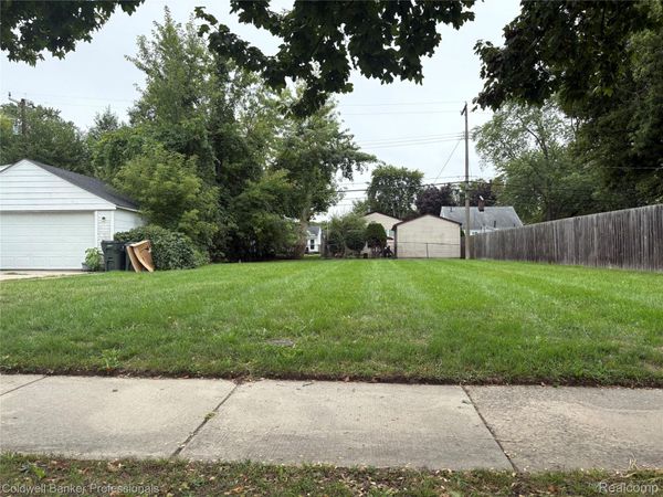 22404 Maxine Street, St Clair Shores, Mi 48080
