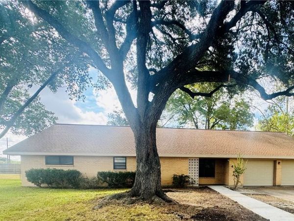 4702 Aster Lane , Victoria, TX 77904
