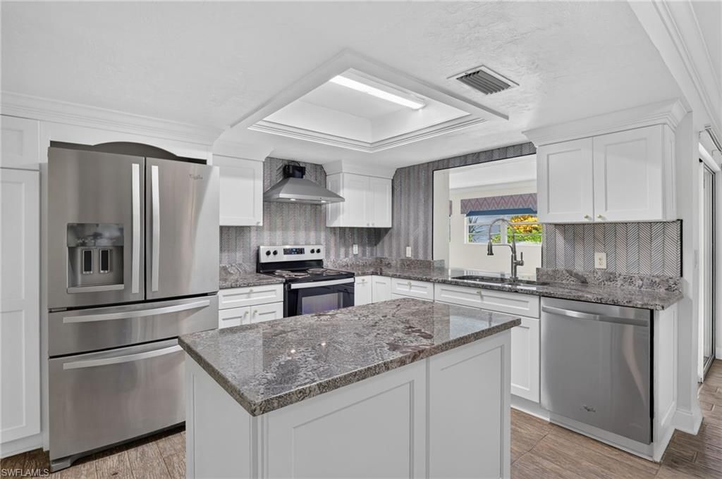 450 Huntington Dr , Naples, FL 34109 Photo