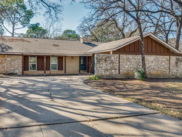 3406 Halifax Drive , Arlington, TX 76013