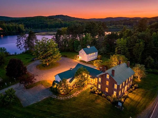 694 Quechee Main Street, Hartford, VT 05059