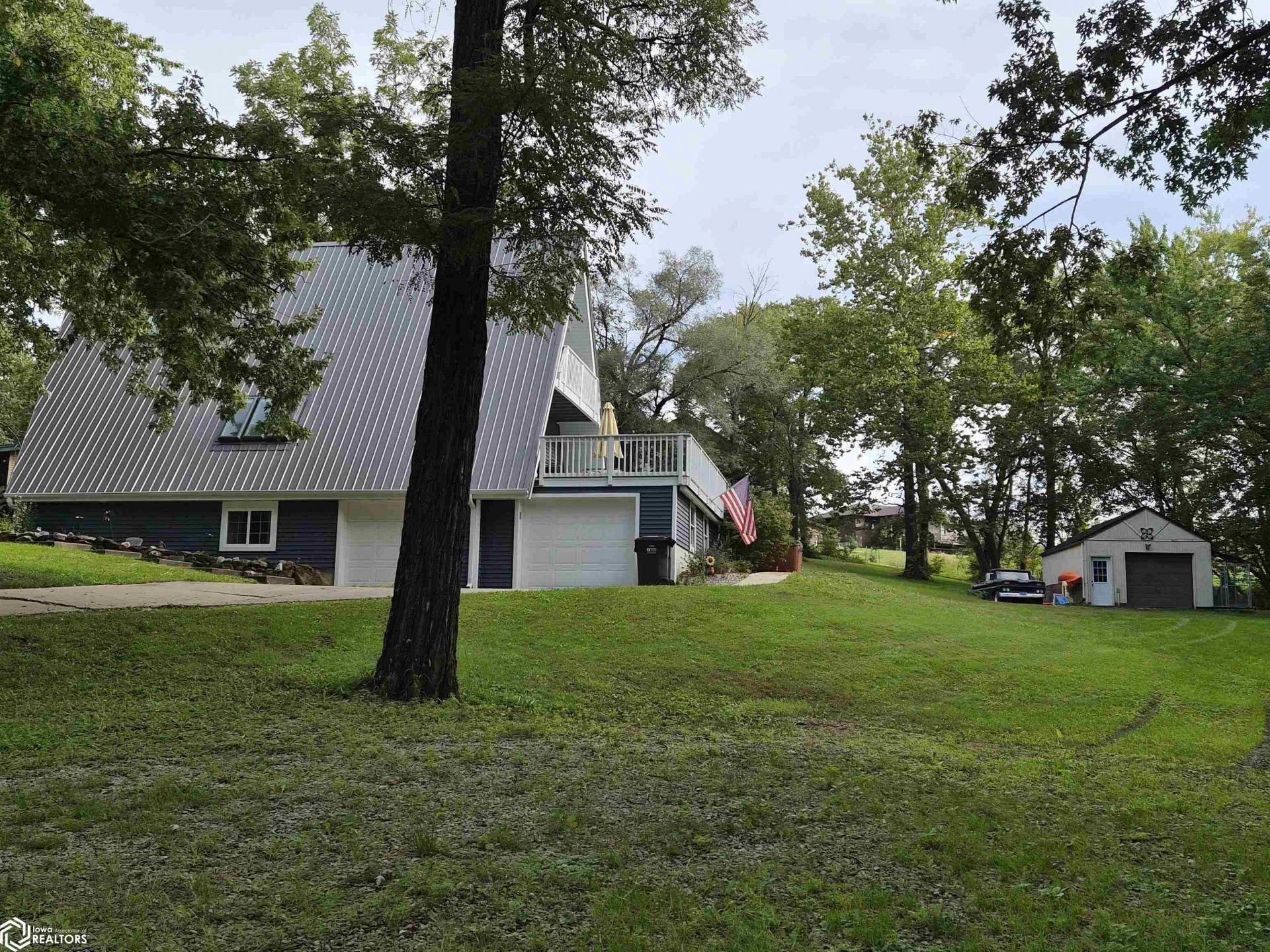 345 Keomah Village, Oskaloosa, IA 52577 Main Photo