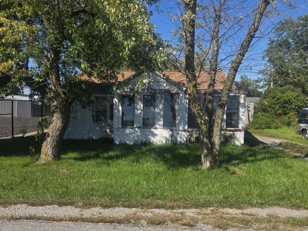 218 W Plaza Way, Lima, OH 45801