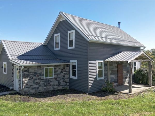 2836 State Route 83 , Millersburg, OH 44654