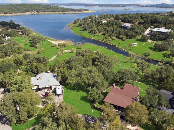 627 Spanish Oak Esplanade, Canyon Lake, TX 78133