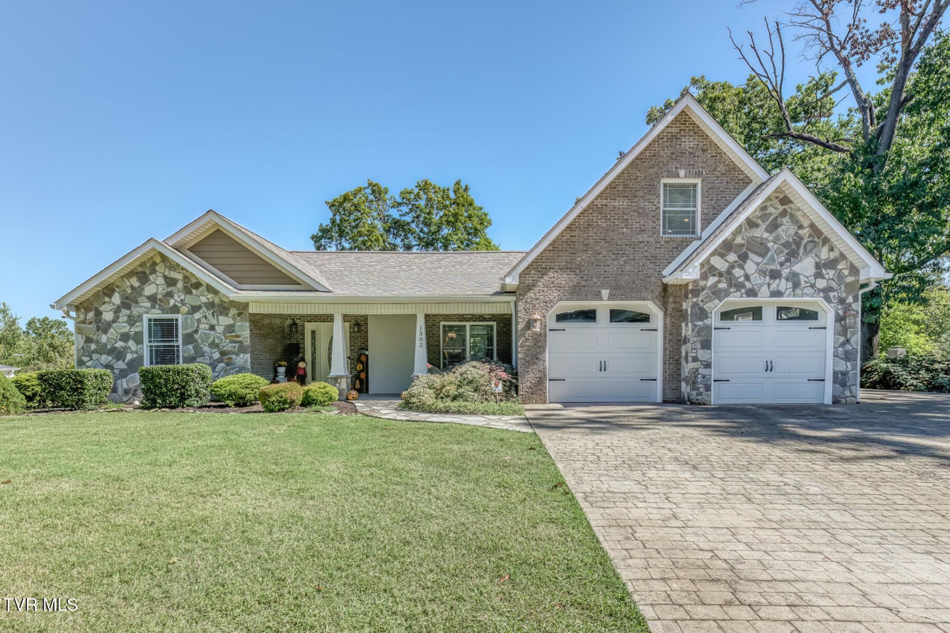 1302 Iris Avenue, Johnson City, TN 37601 Main Photo