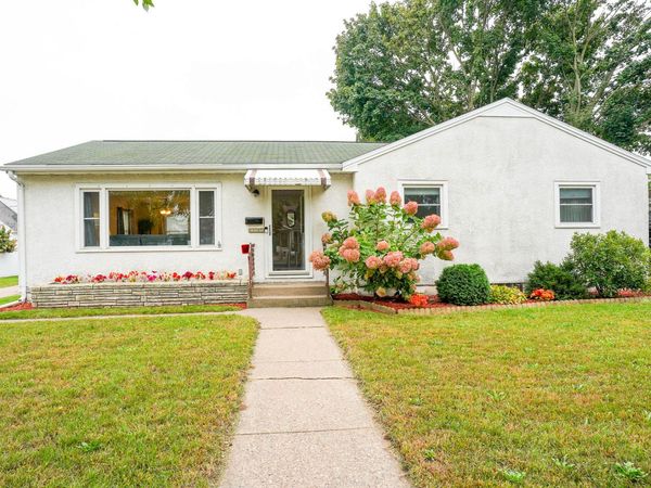 2176 Weston St, La Crosse, WI 54601