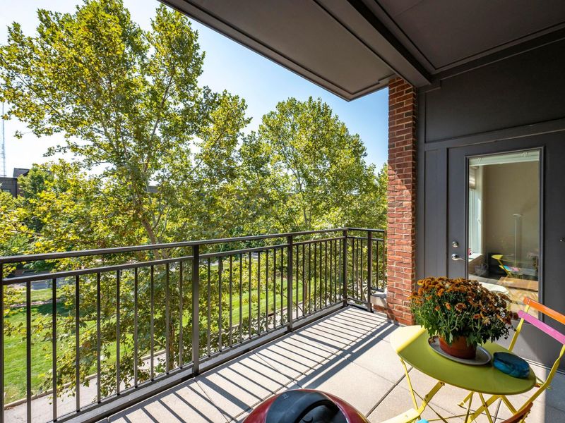 828 Bobcat Avenue, Unit 305, Columbus, OH 43212 Photo 12