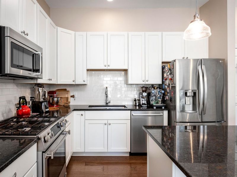 828 Bobcat Avenue, Unit 305, Columbus, OH 43212 Photo 5