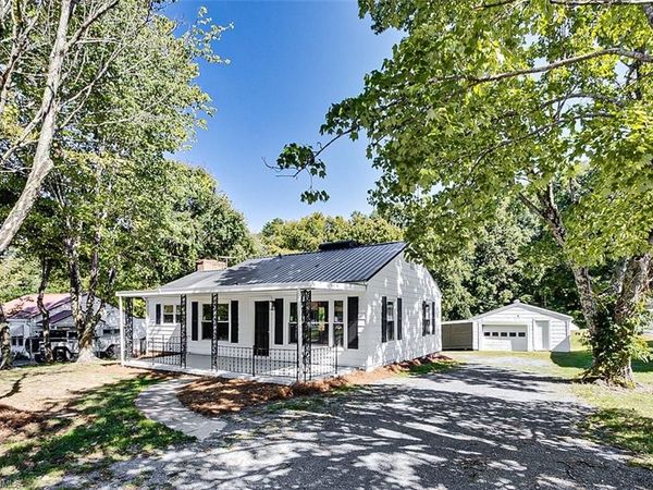 200 W Balfour Avenue , Asheboro, NC 27203