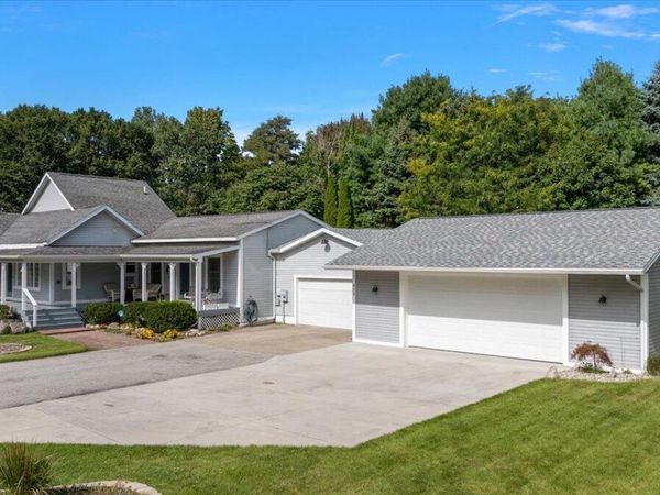 422 Randall Road, Norton Shores, MI 49441