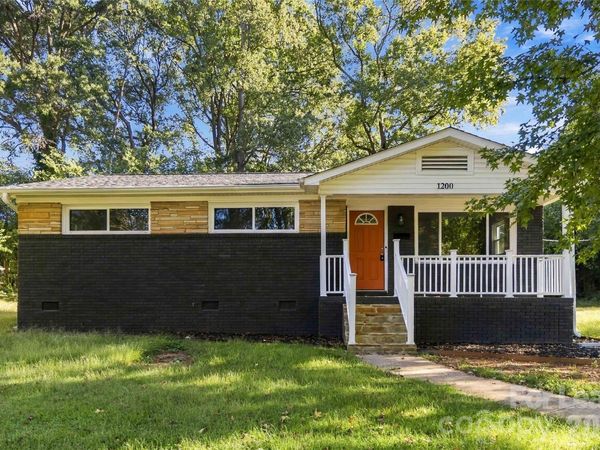 1200 Weststone Drive , Charlotte, NC 28208