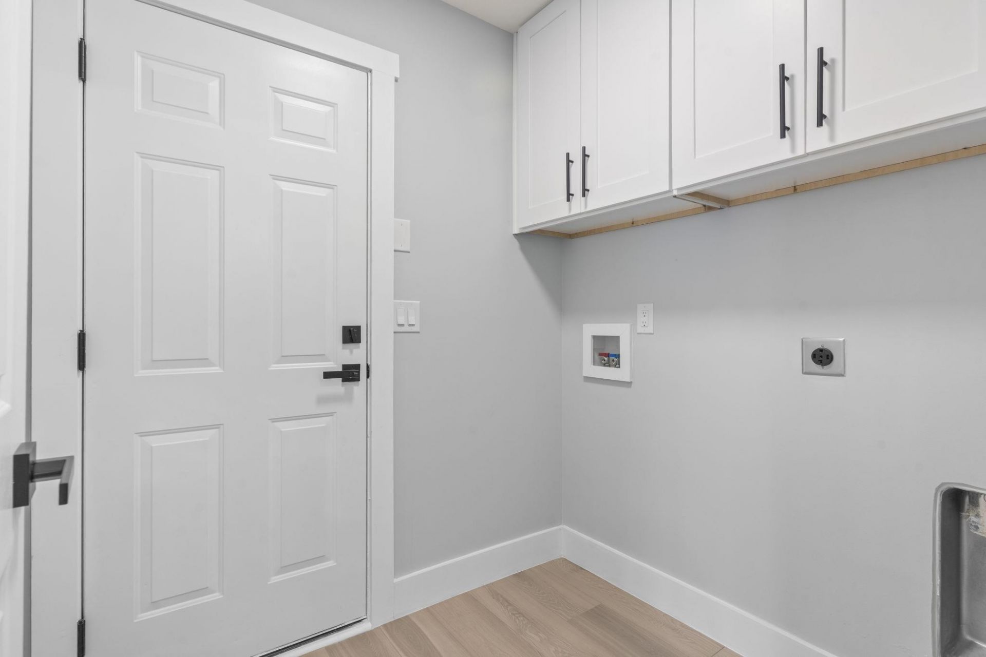 653 Kindred Dr.  Photo 32