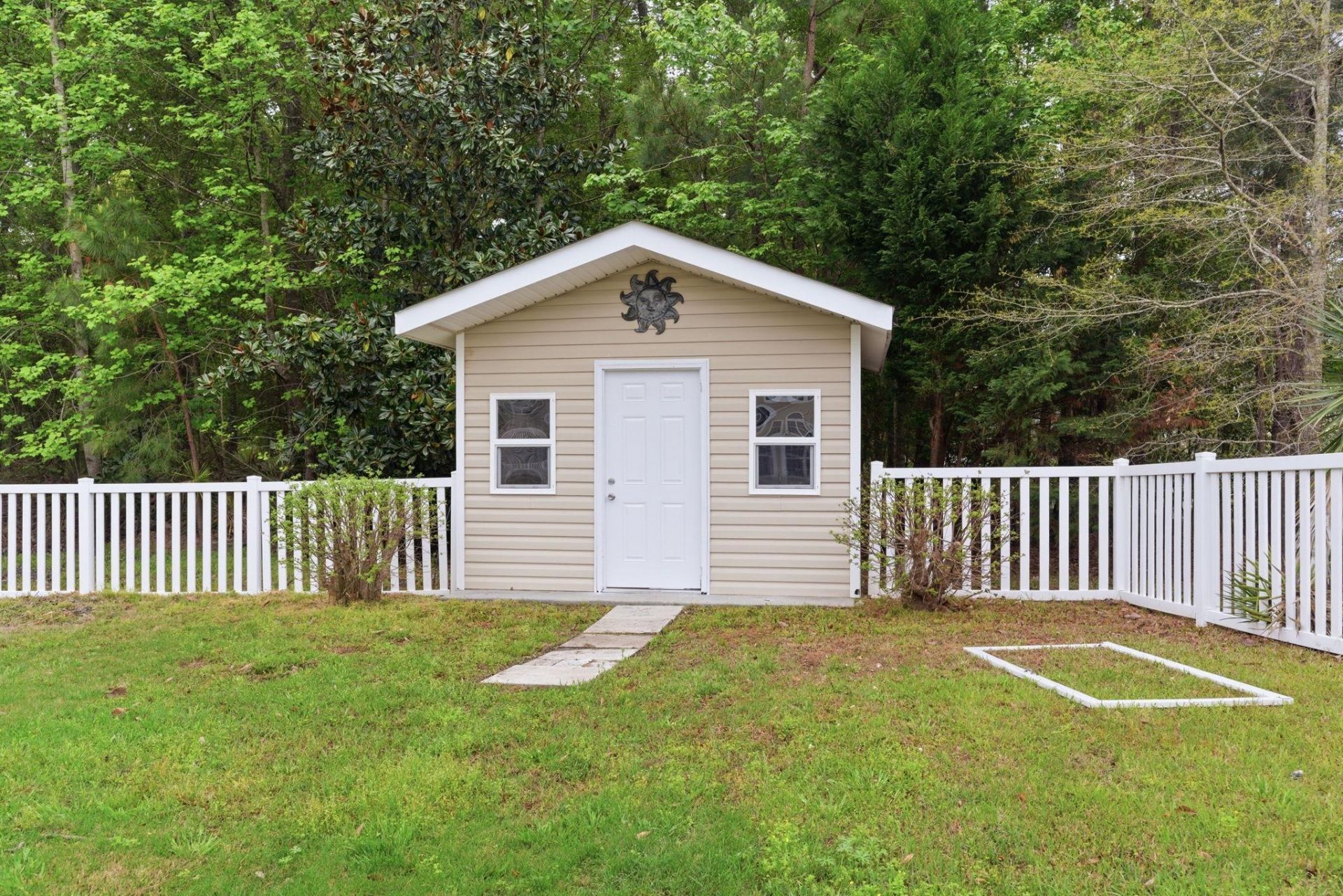 653 Kindred Dr.  Photo 45