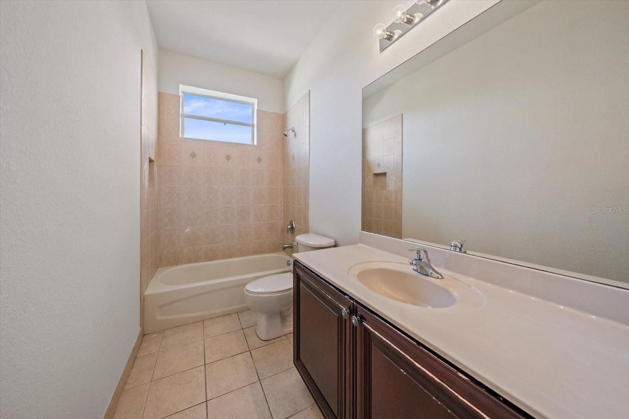 6623 38th Lane E, Sarasota, FL 34243 Photo