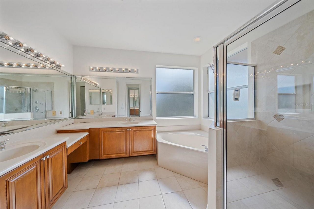 6623 38th Lane E, Sarasota, FL 34243 Photo