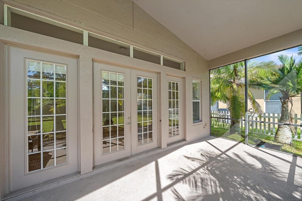 6623 38th Lane E, Sarasota, FL 34243 Photo