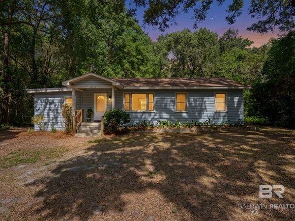 2566 Riverside Drive, Mobile, AL 36605