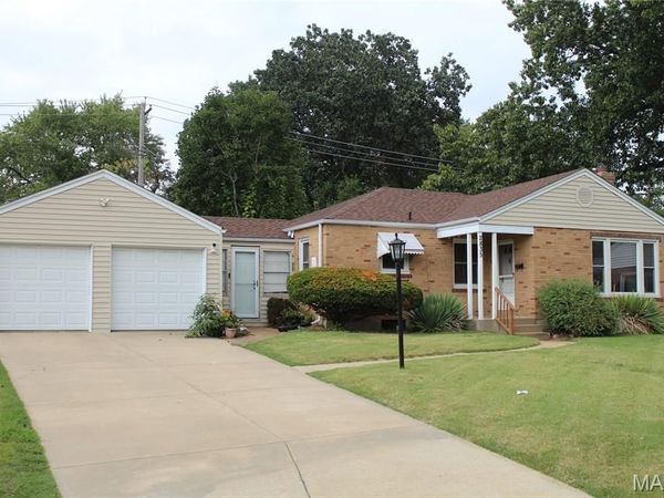 2835 Darwin Court , Bel-nor, MO 63121