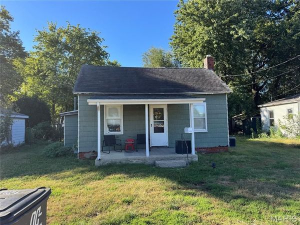 204 E Columbia Street , Litchfield, IL 62056