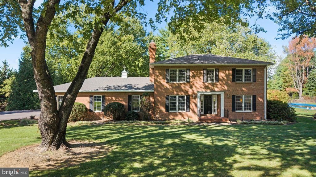 19701 Silcott Springs Road, Purcellville, VA 20132 Main Photo