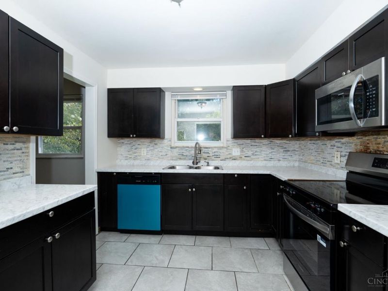 11478 Ivyrock Court, Forest Park, OH 45240 Photo 7