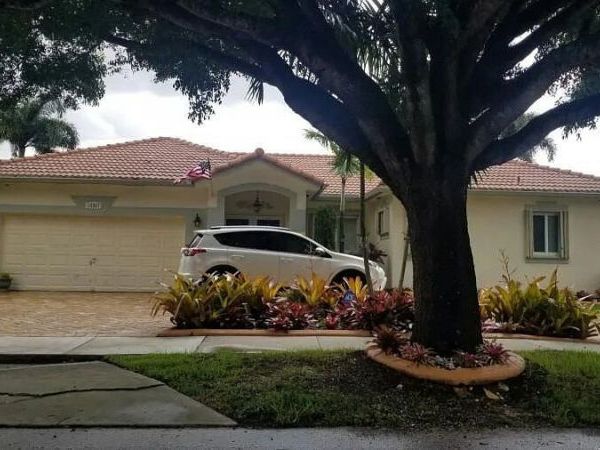 15957 NW 77th Place, Miami Lakes, FL 33016