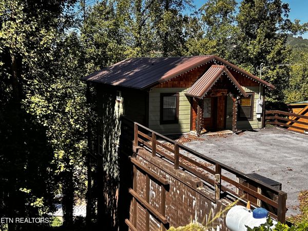 344 Silverbell Hgts Lane, Gatlinburg, TN 37738