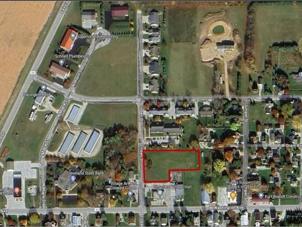 1039 N LINDEN STREET, Cleveland, WI 53015