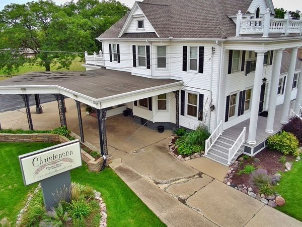 925 3rd Ave, Rockford, IL 61104