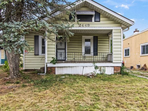 2449 S 6TH Street, Springfield, IL 62703